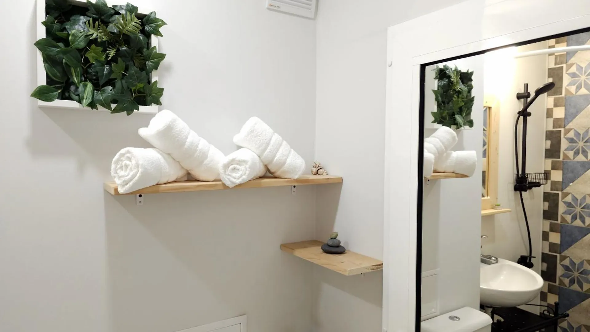 Cozy Boho Small Apartment 소피아