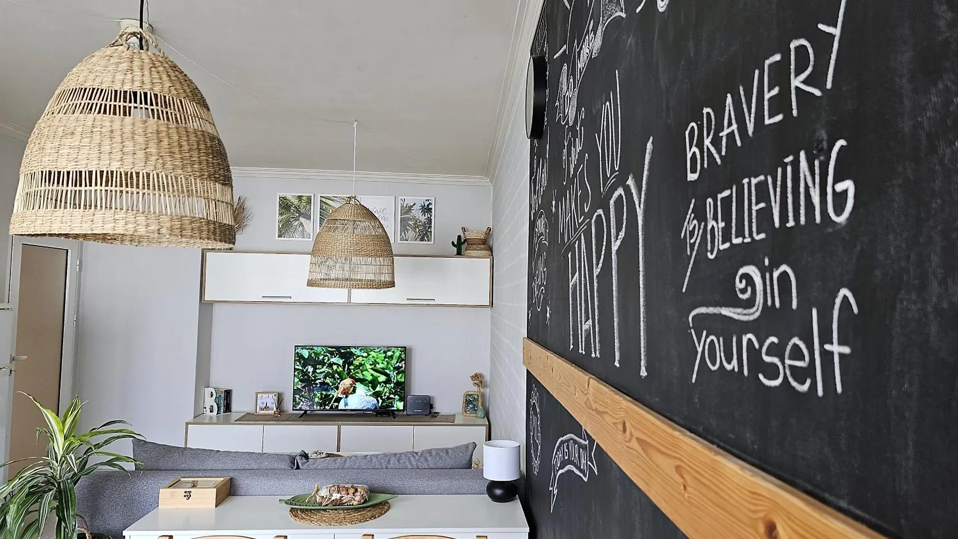 Cozy Boho Small Apartment 소피아 불가리아