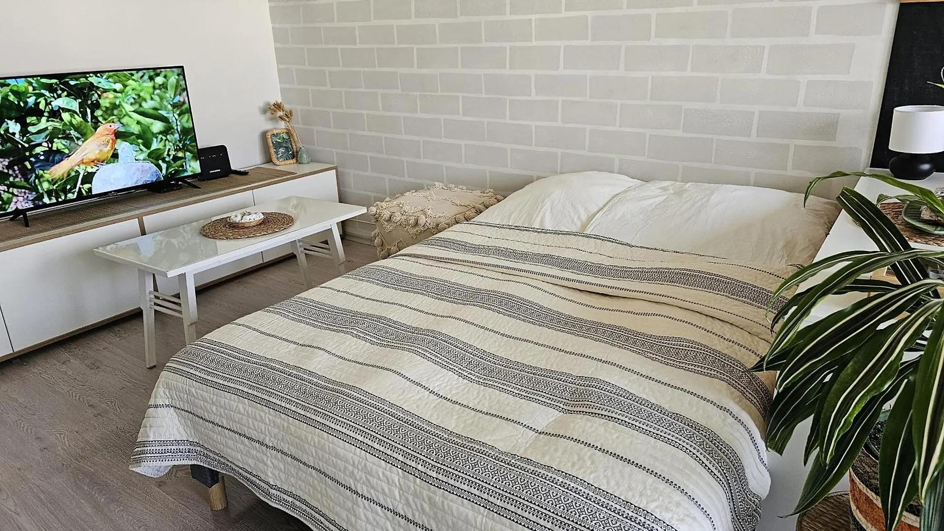 Cozy Boho Small Apartment 소피아 0*,